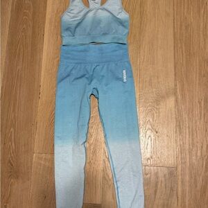 Gymshark Women’s Blue Ombre Seamless Leggings and Sports Bra Set